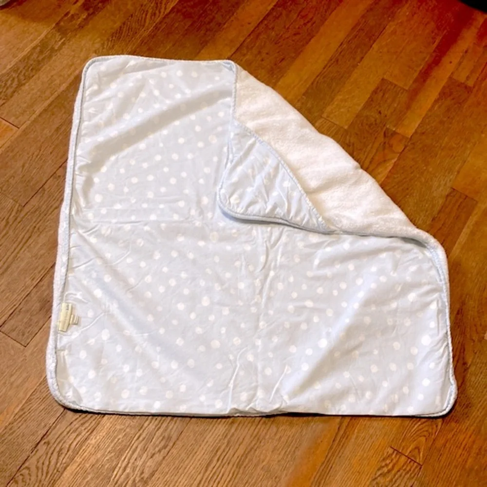 POTTERY BARN KIDS Terry Bath Hoodie Light Blue White Polka Dot  30 x 28 inches