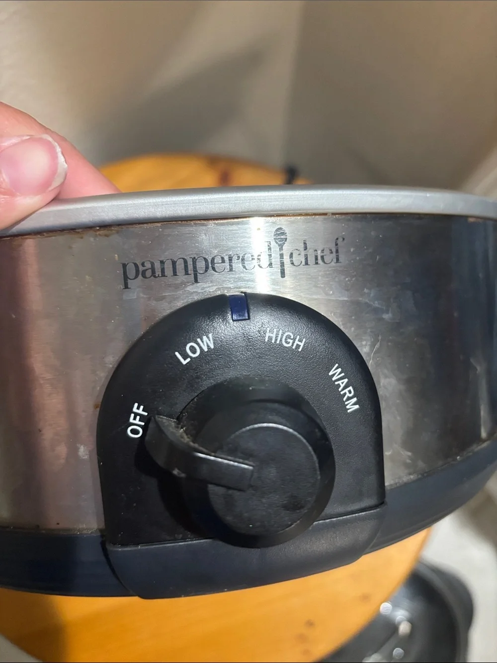 Pampered Chef Black and Silver Electric Slow Cooker with Glass Lid 4QT
