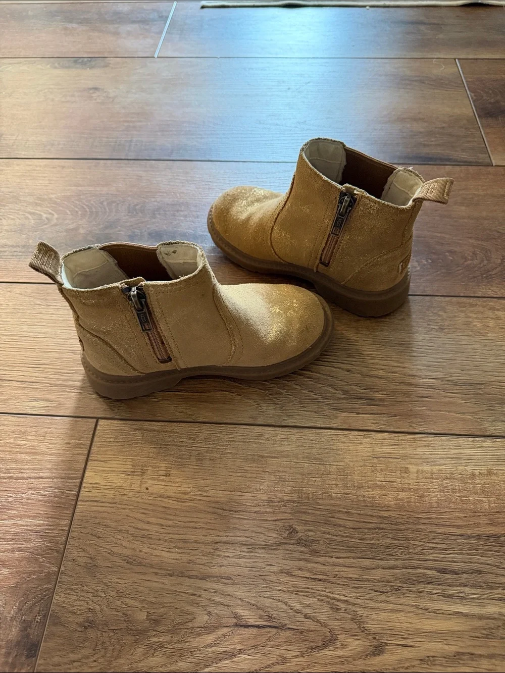 UGG easy slip