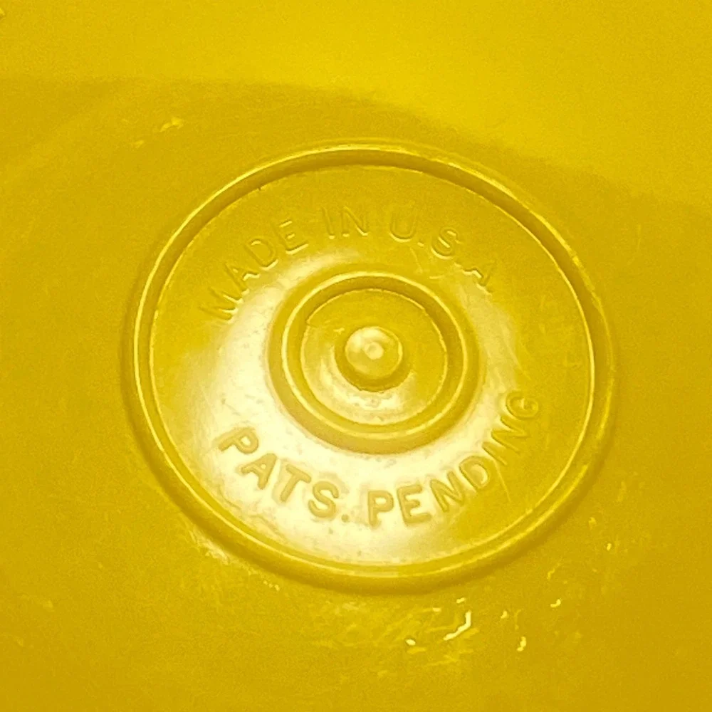 Tupperware Serving Bowl Yellow Excellent Starburst Lid Vintage USA