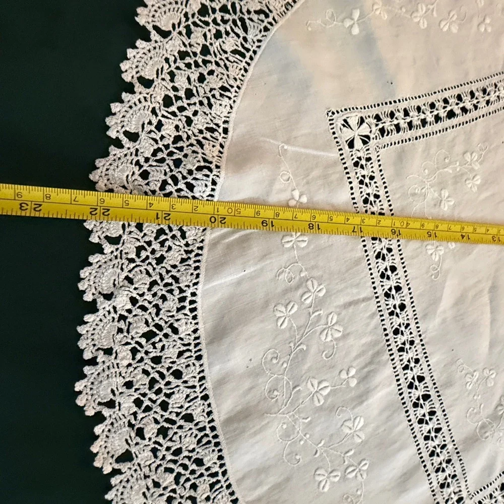 Vintage White Embroidered‎ Lace Round Tablecloth Doily 22 Inch Cotton Linen