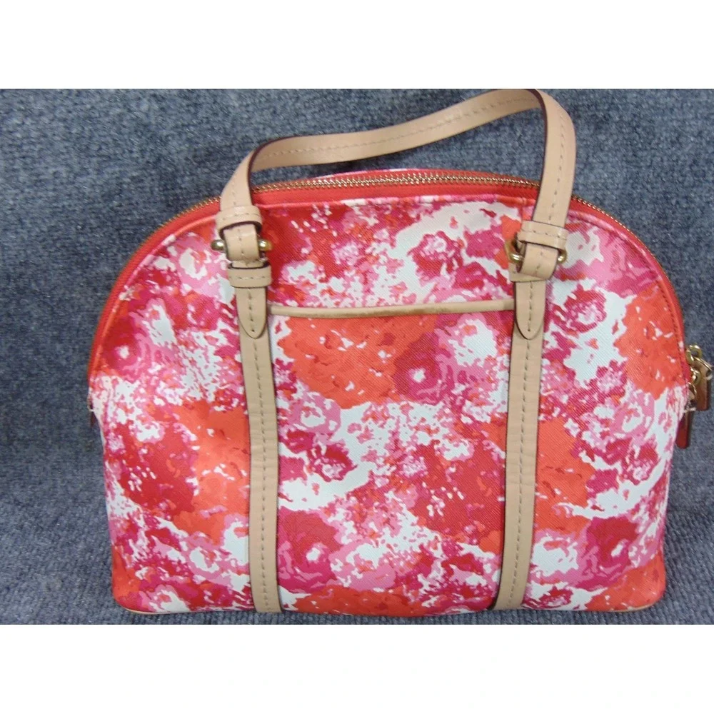 Coach flaw noticeable
