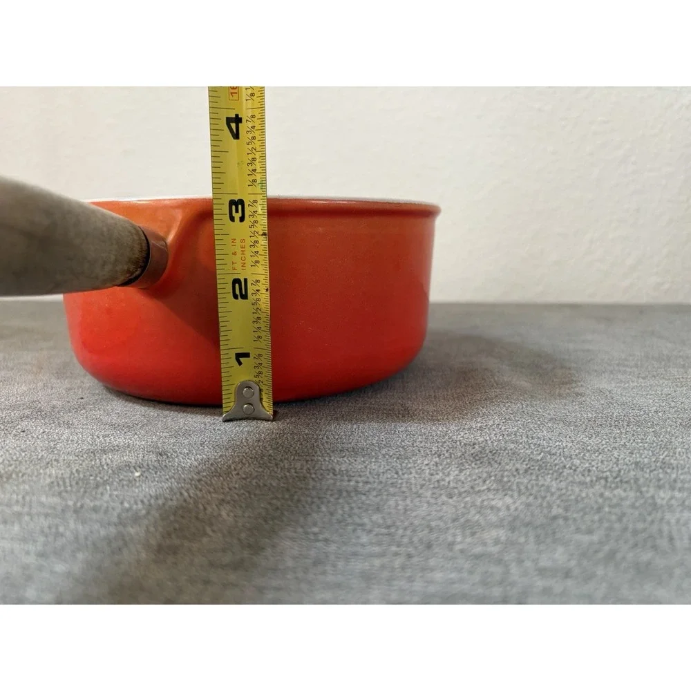 Le Creuset see photos