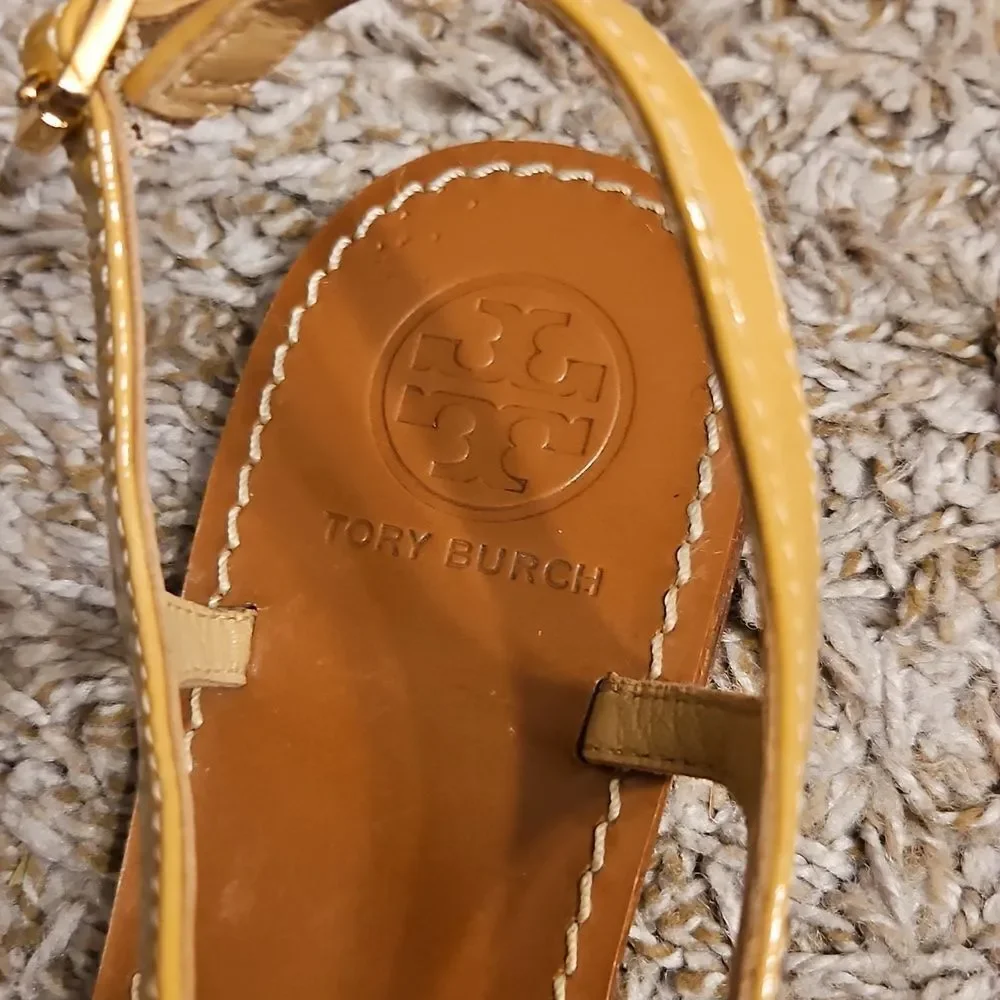 Tory Burch Miller T-Strap Sandals – Size 8 – Tan & Rose Gold