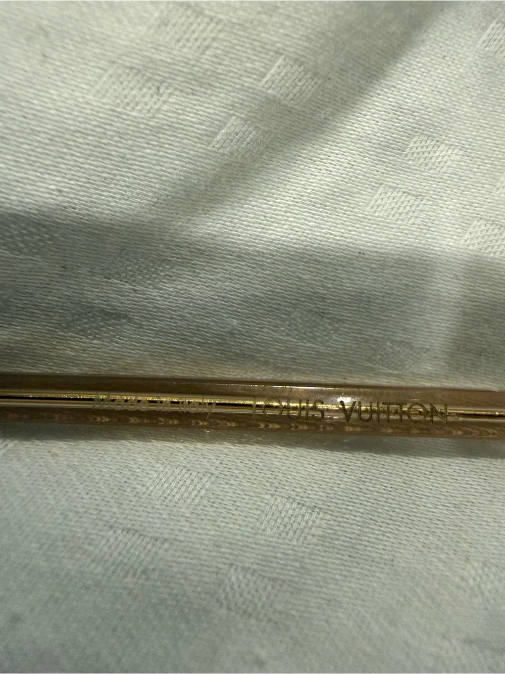 Louis Vuitton frame louis