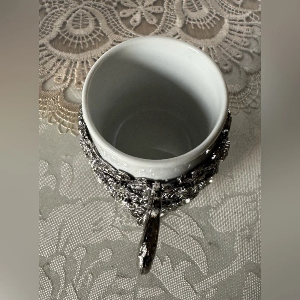 N/A white ceramic