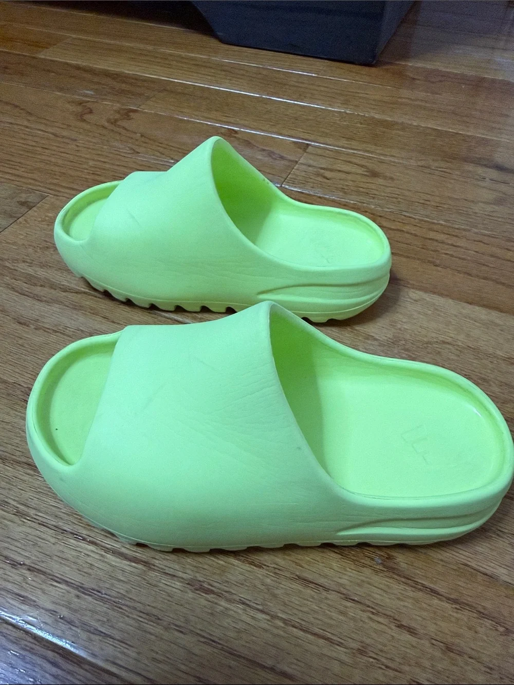 Yeezy authentic adidas