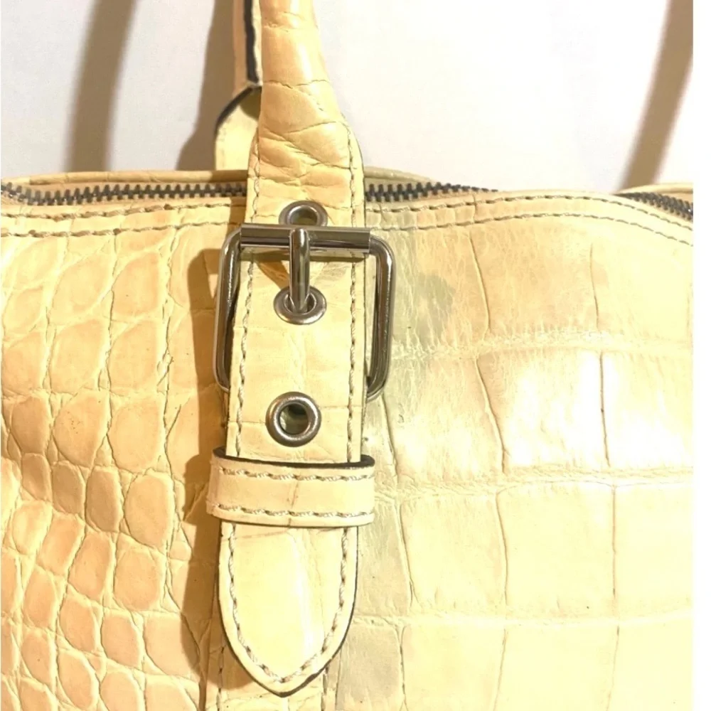 N/A stylish cream