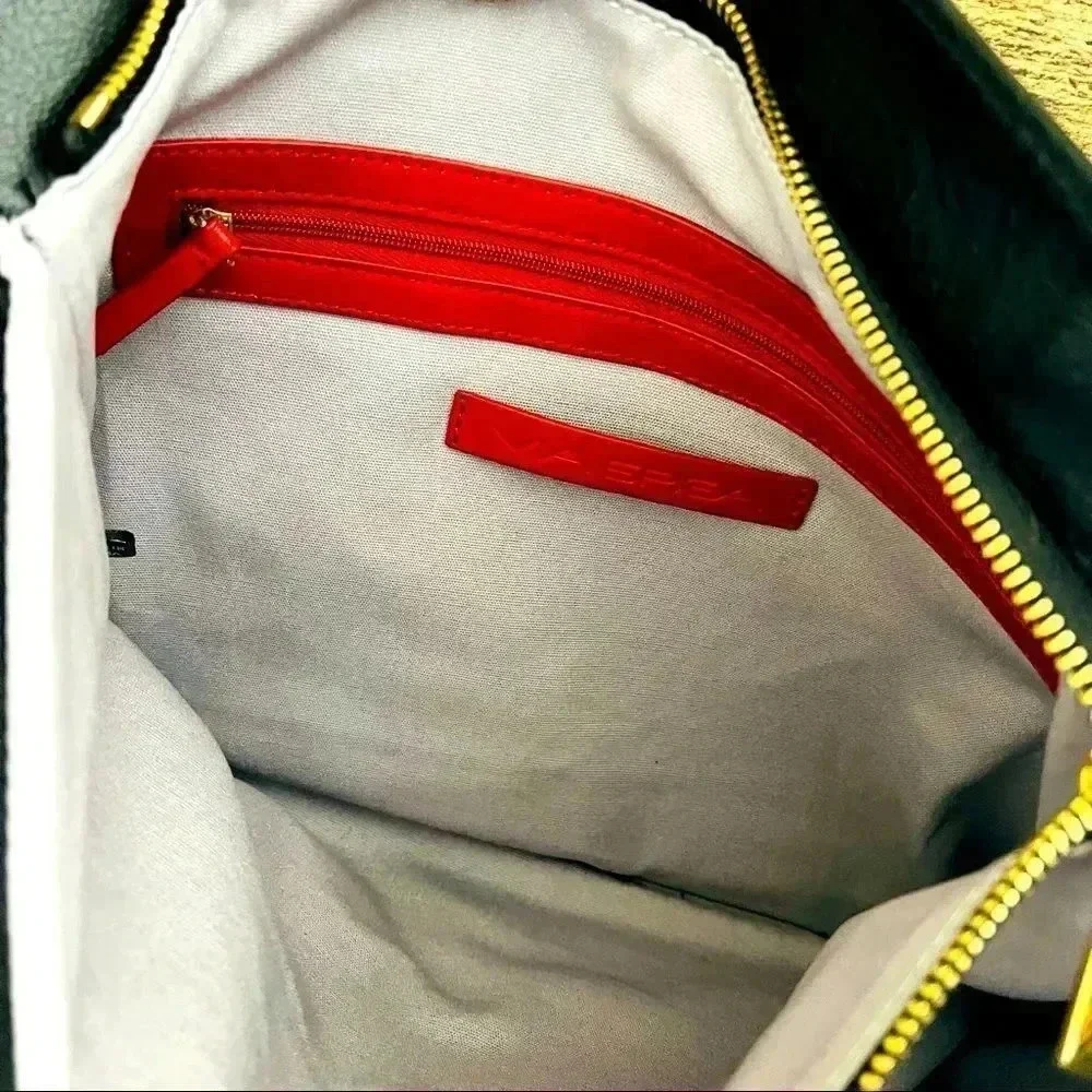 Via Spiga pockets home