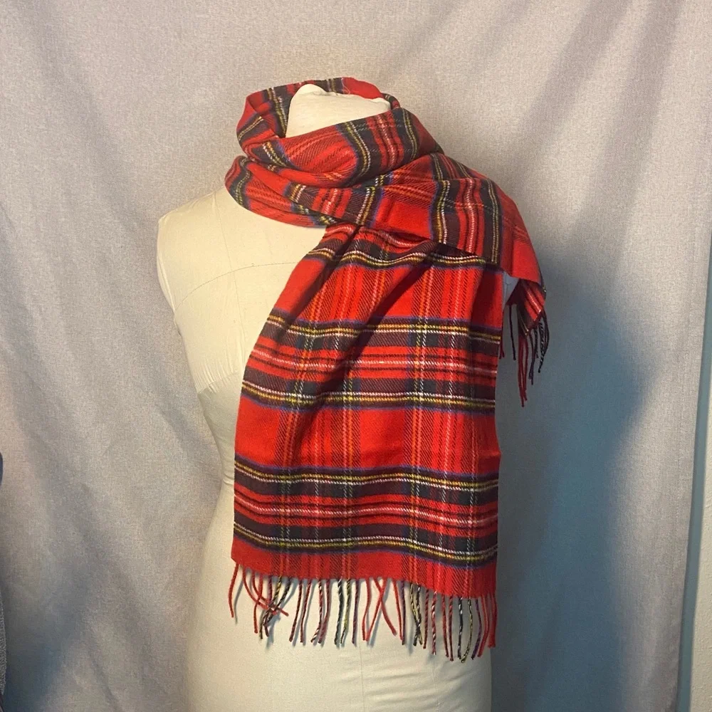 Flandre & CO Red Plaid Fringe Scarf. New.