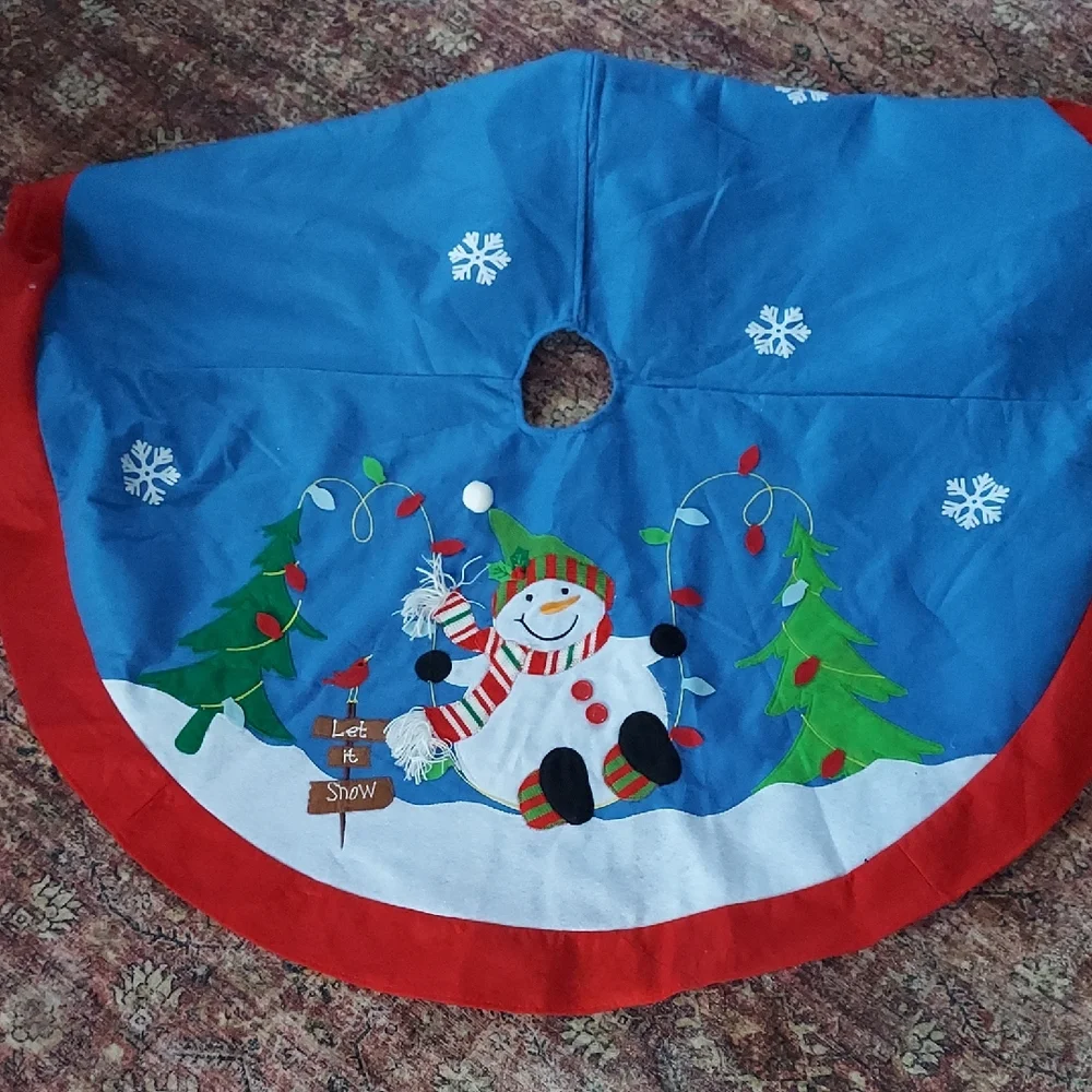 Adorably Festive Christmas Tree Skirt