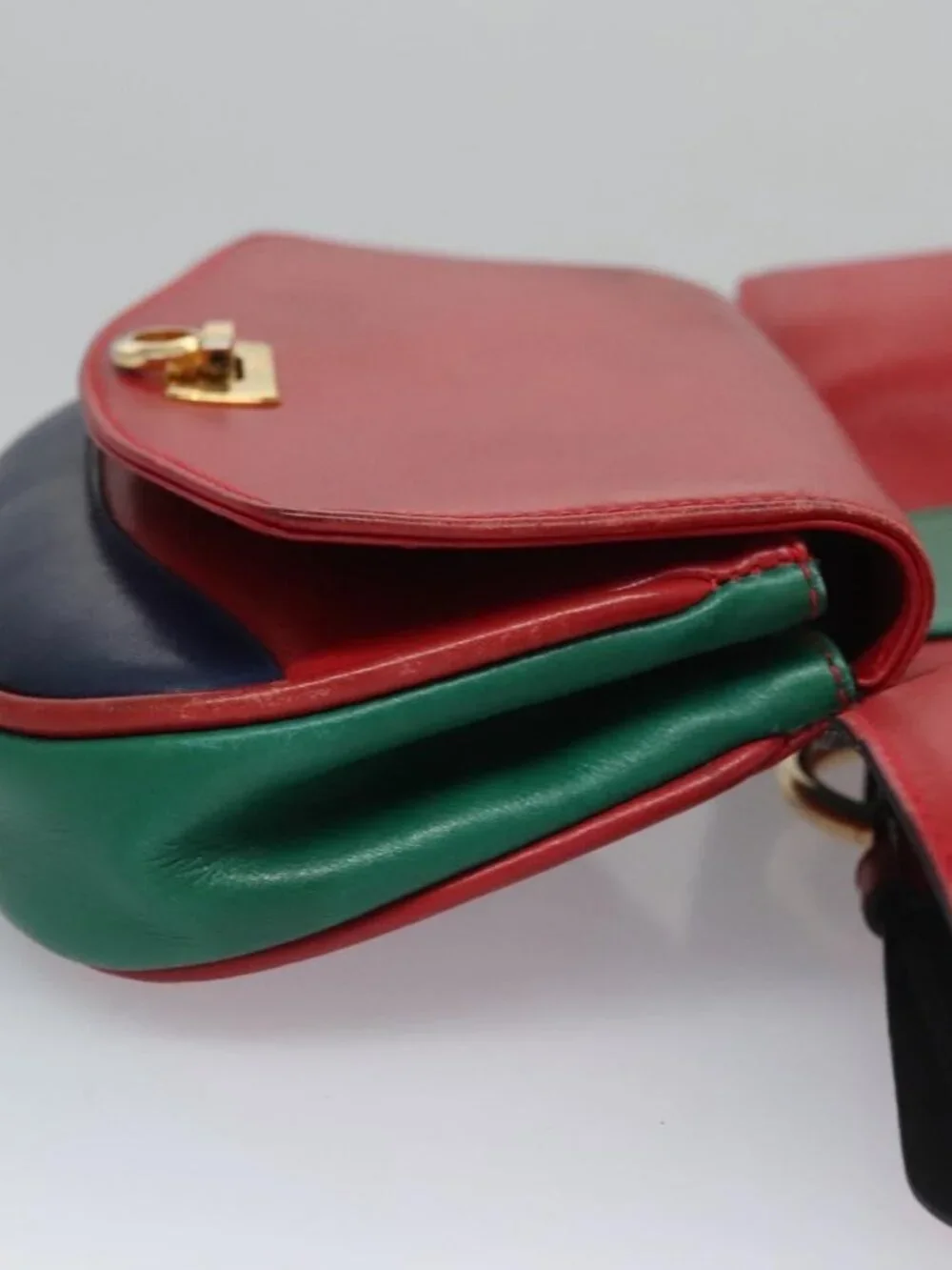 Salvatore Ferragamo dust shoulder