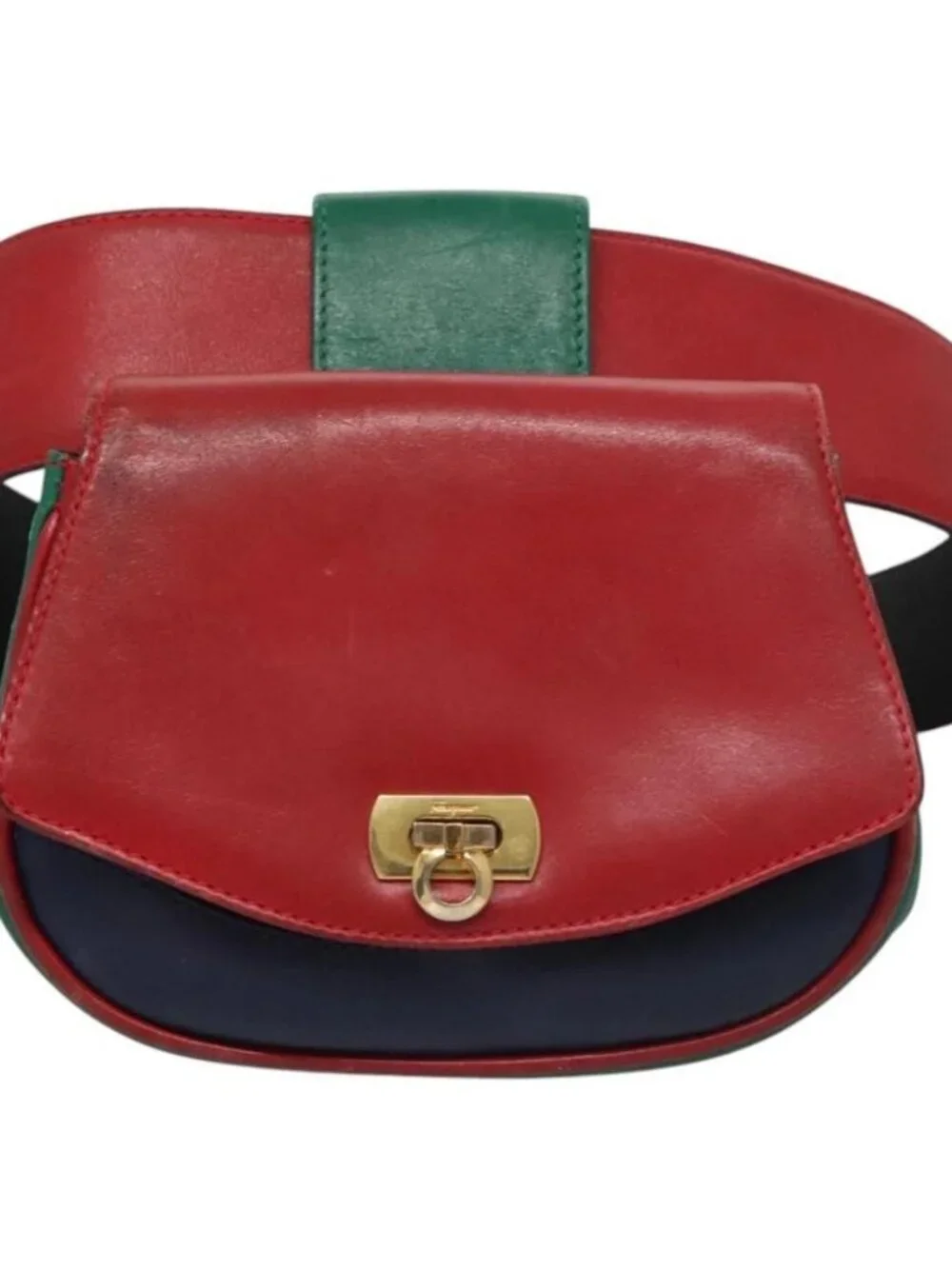 Salvatore Ferragamo odor	there fittings：scratches