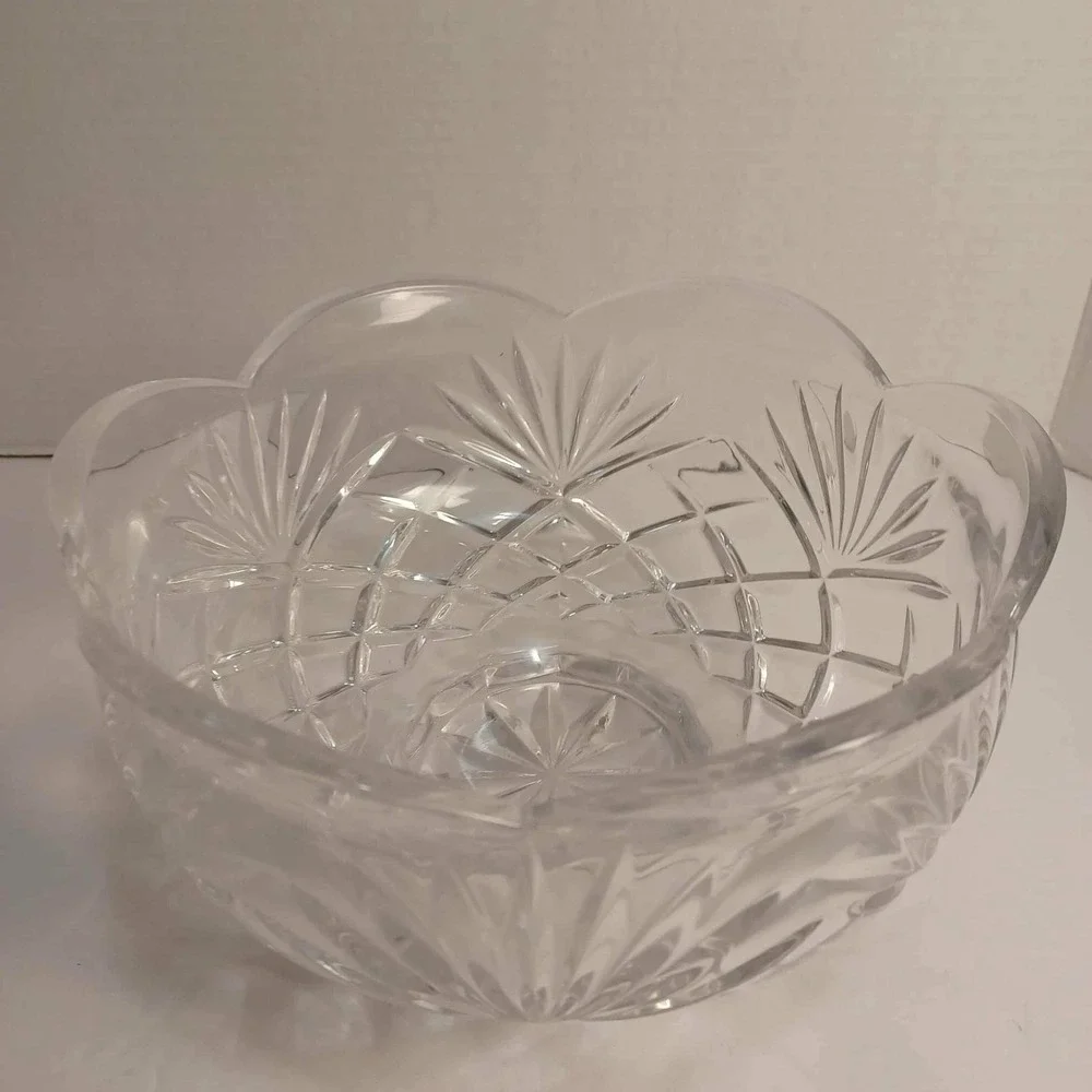 Vintage Lead Crystal Bowl Cut Glass‎ Scalloped Edge Serving Bowl Centerpiece