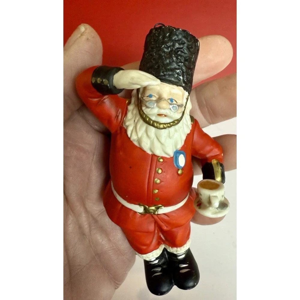 Danbury Mint Santa Claus Around the World Christmas Ornament -‎ England