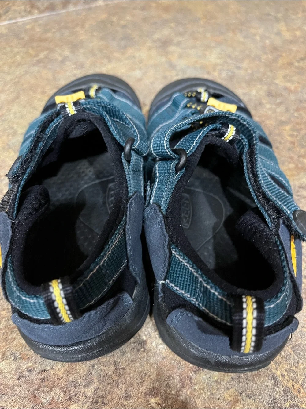 Keen boys range toe