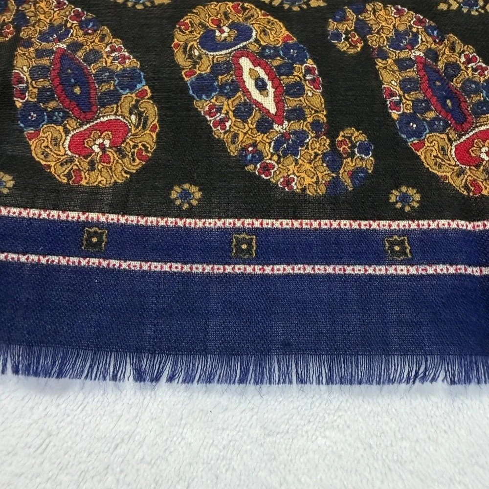 Echo wool scarf