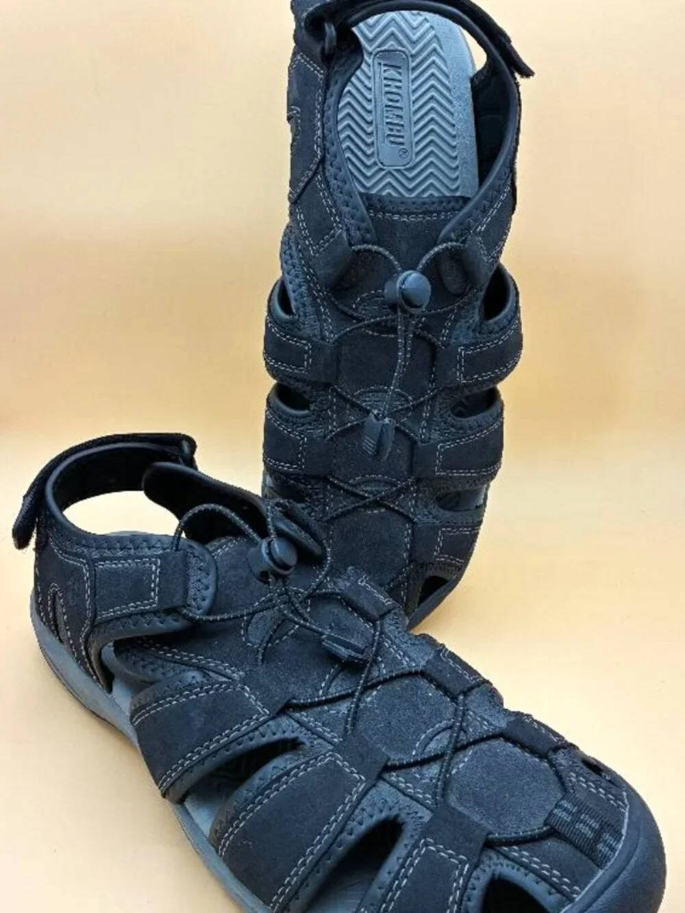 Khombu Men's Black Outdoor Fisherman Sandals