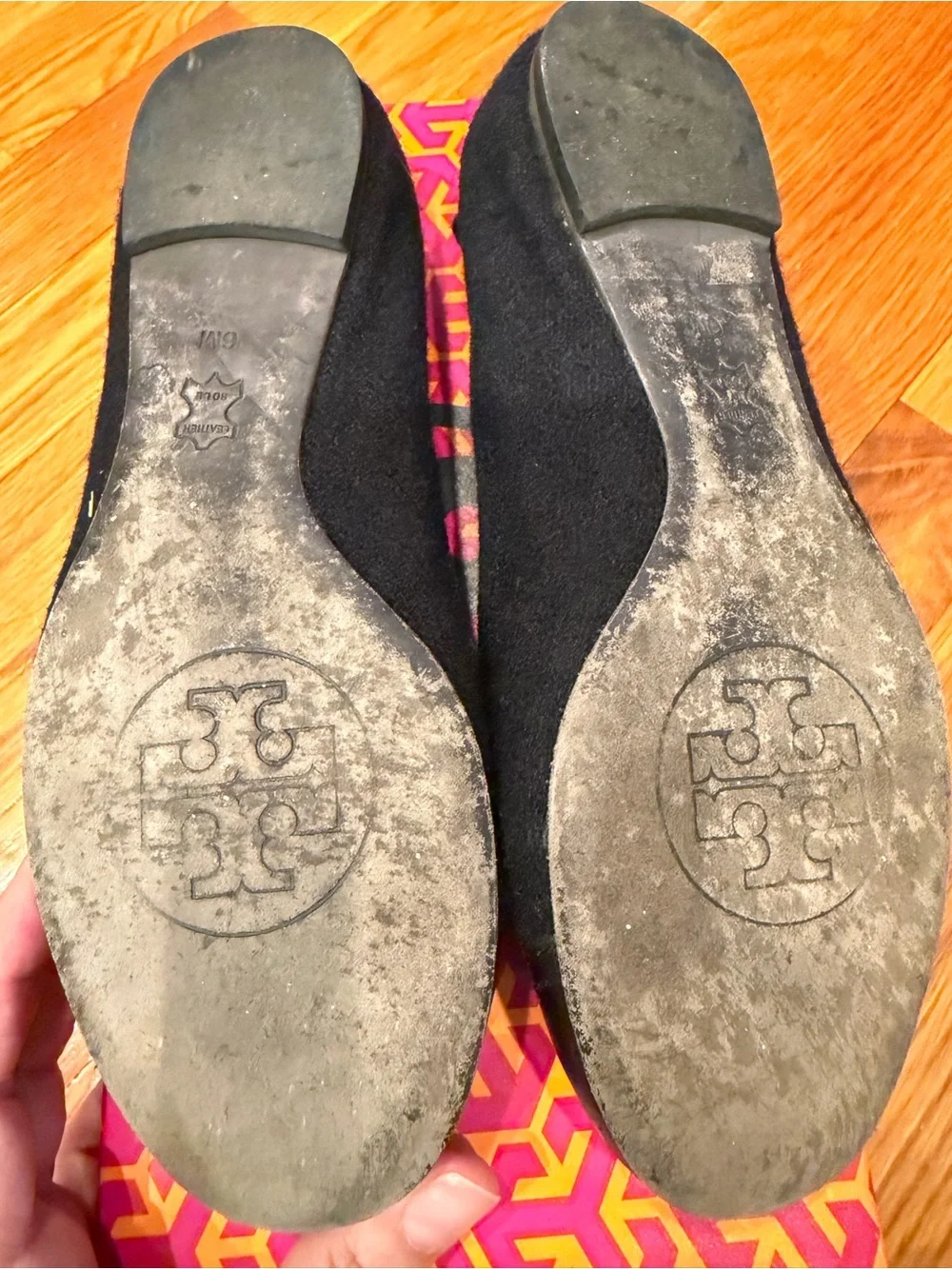 Tory Burch round versatile flannel
