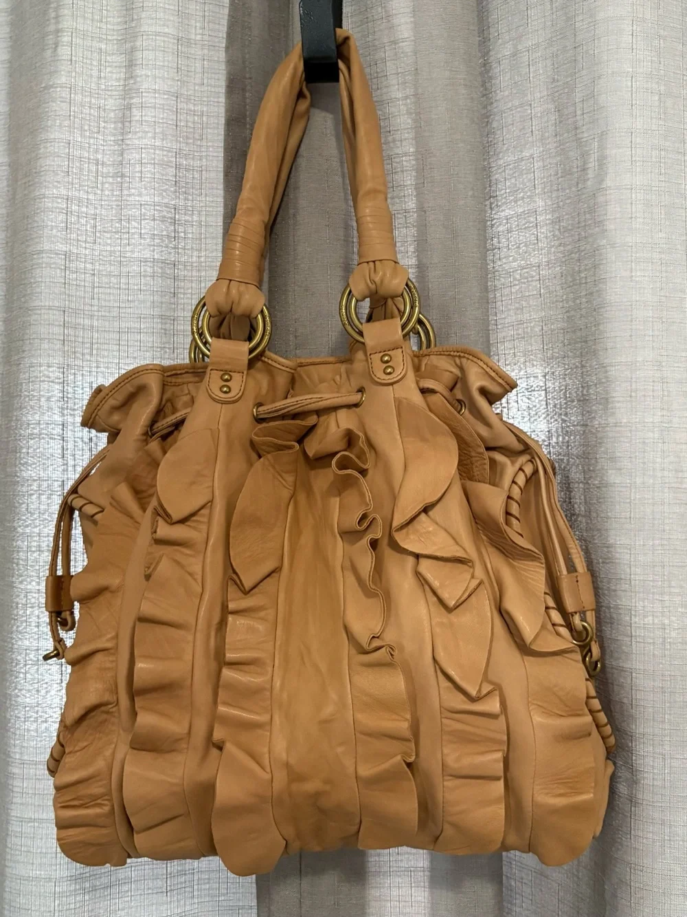 Ziordia this ruffled