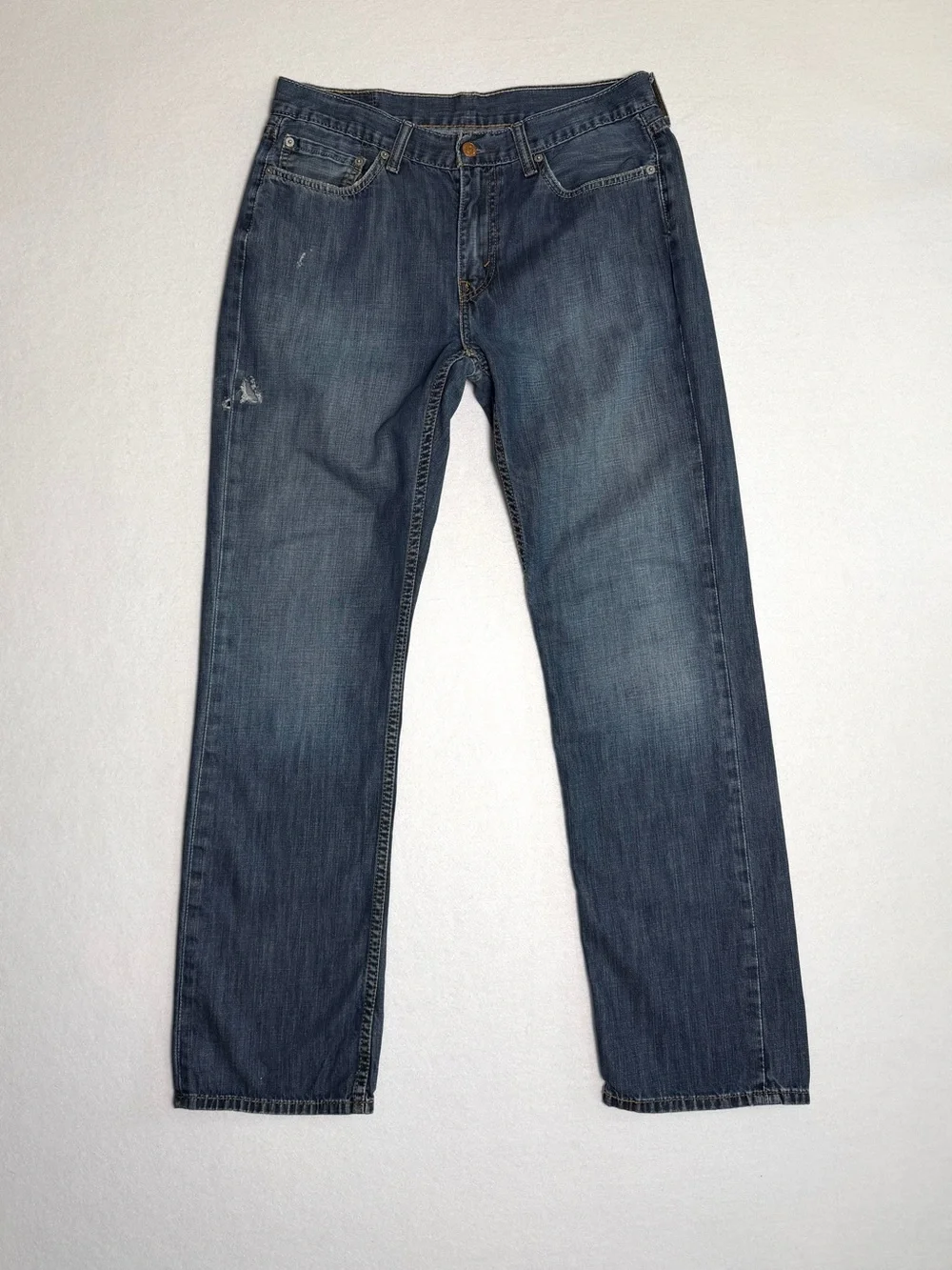 Levi's 514 Straight Fit Jeans Medium Wash Actual Size 32X31 READ DESCRIPTION
