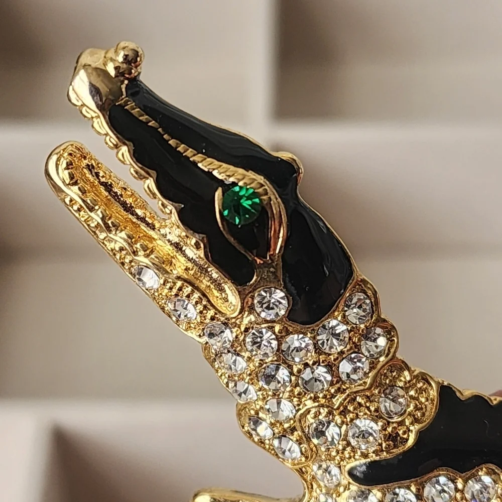 N/A beautiful brooch