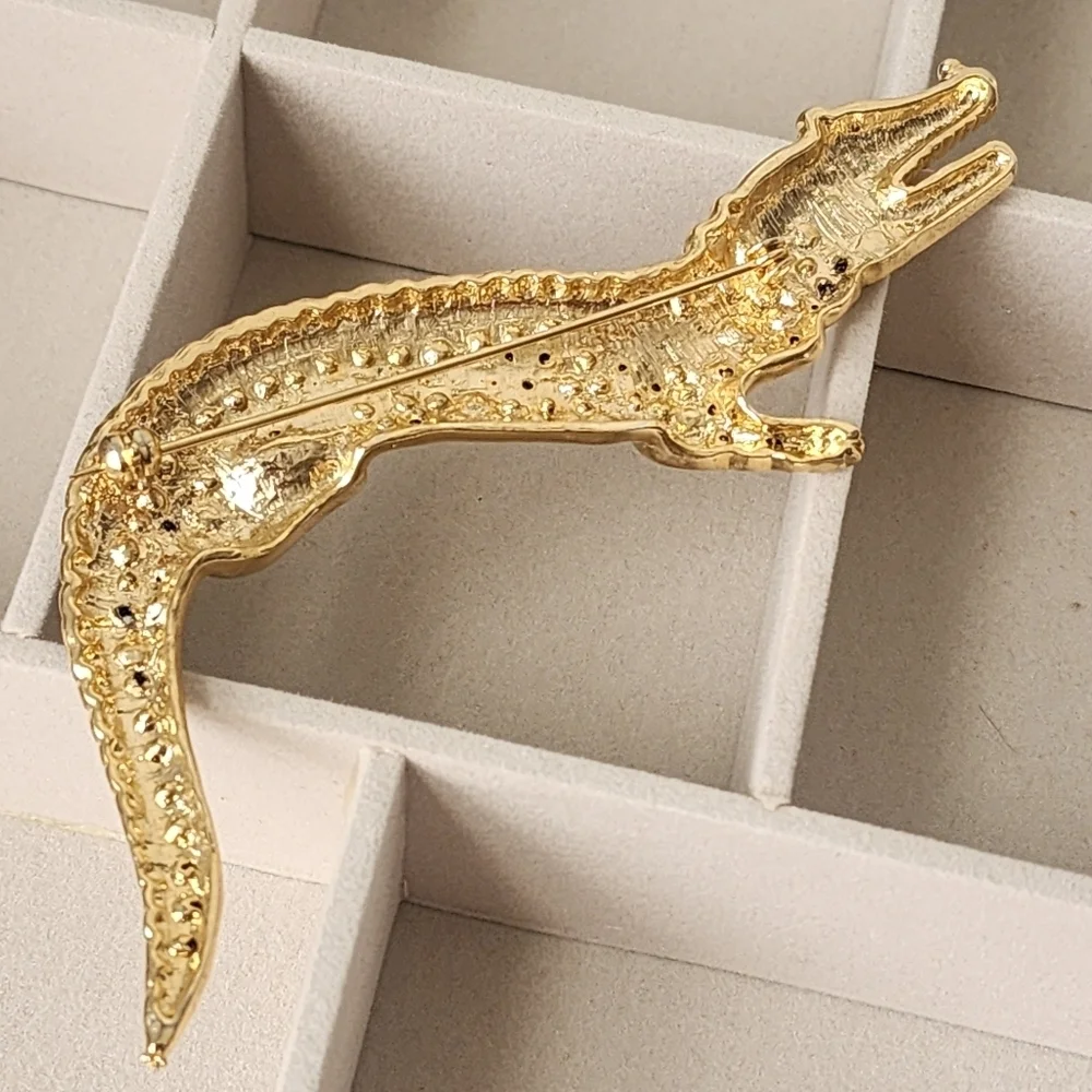 N/A beautiful brooch