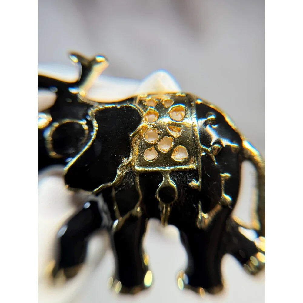 Unbranded vintage figural