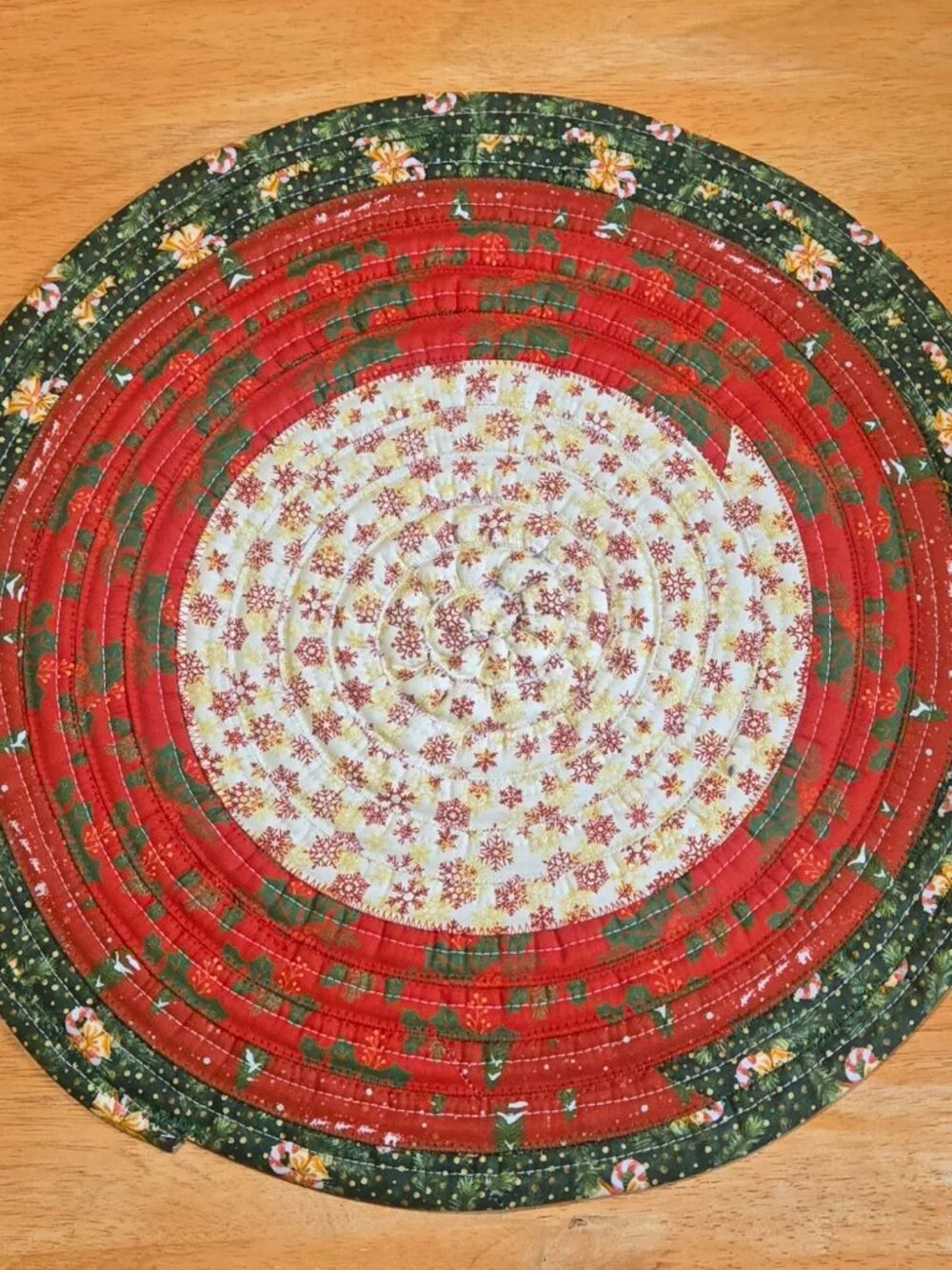 Traditional Christmas Round Jelly Roll Placemats Set of 5