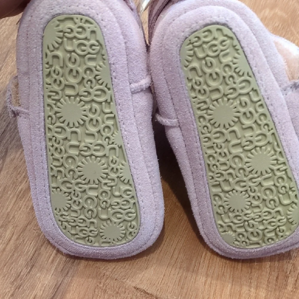 UGG nwot pink