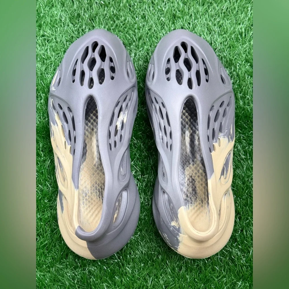 Adidas Yeezy‎ Foam Rnnr MXT Moon Gray