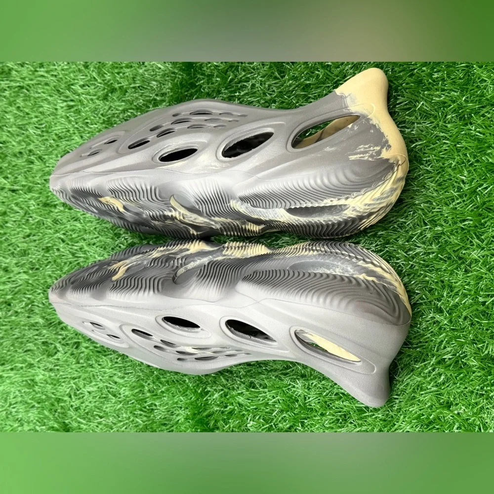 Adidas Yeezy‎ Foam Rnnr MXT Moon Gray