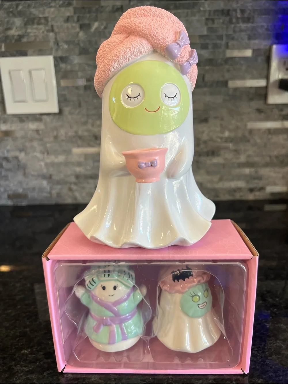 SPA DAY Ghost With Coffee, Towel, Face Mask, Cucumbers & SPA DAY S/P Set-CUTE!!