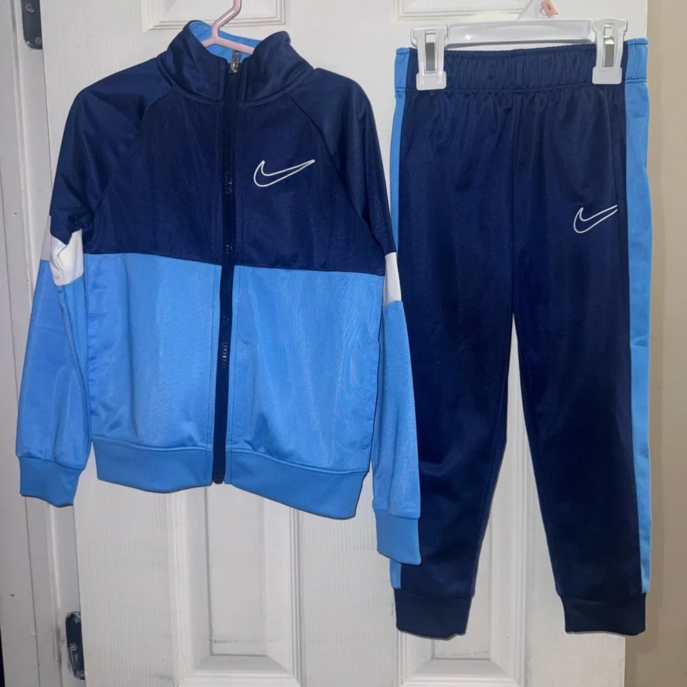 Nike boys piece