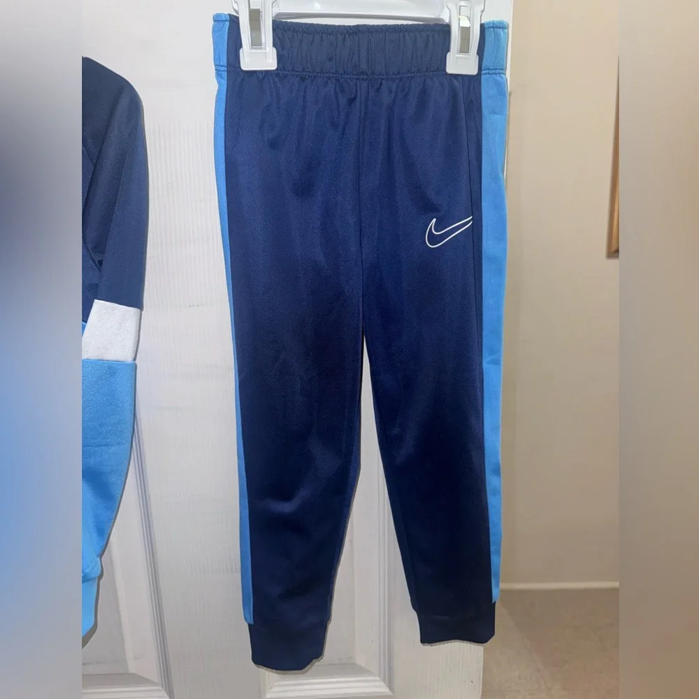 Nike boys piece