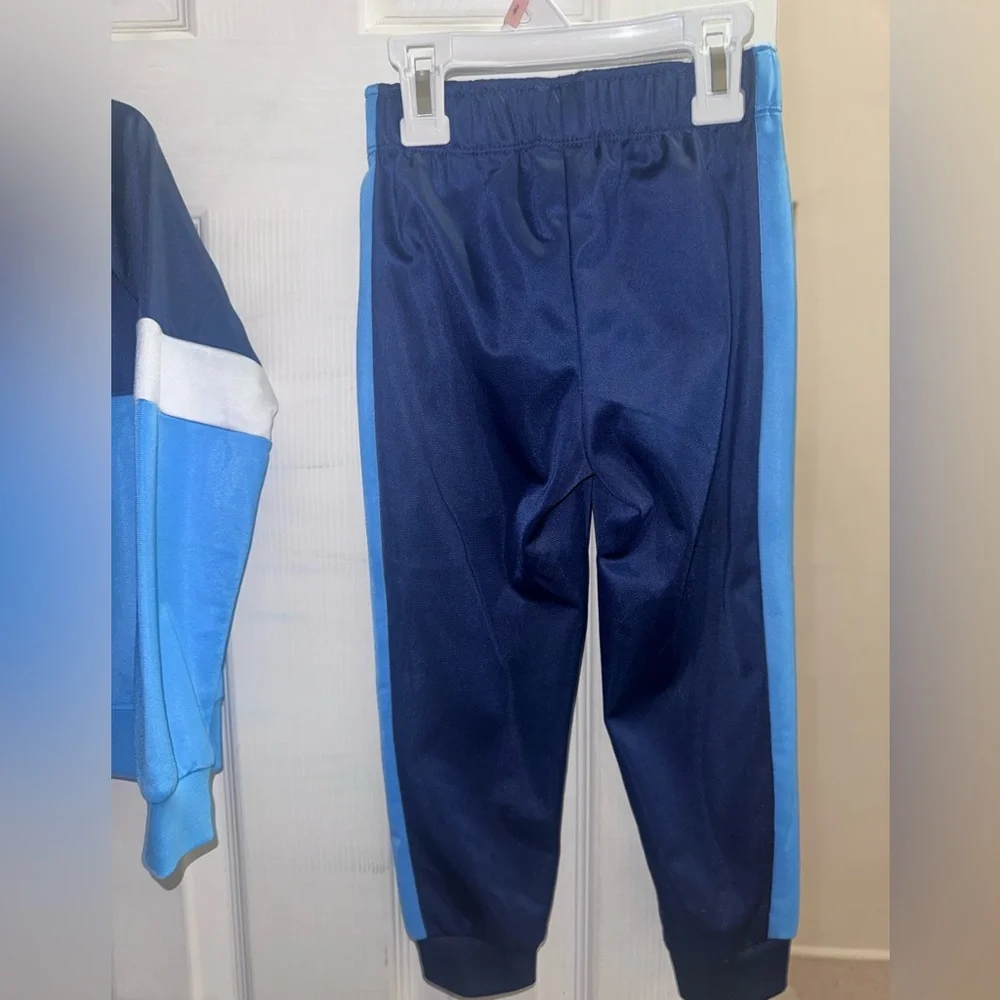 Nike boys piece