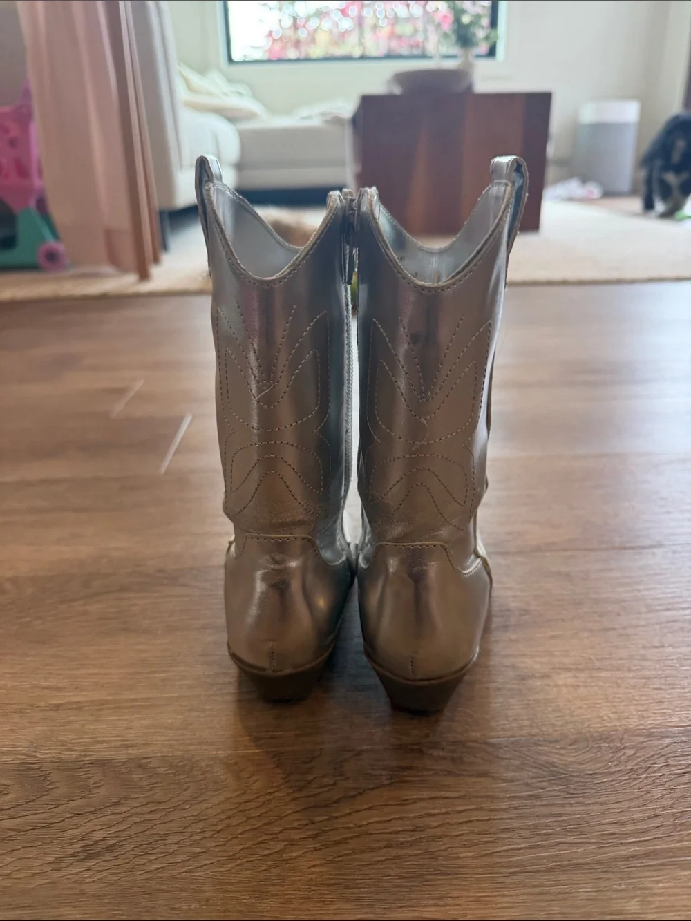 Tucker + Tate barely used