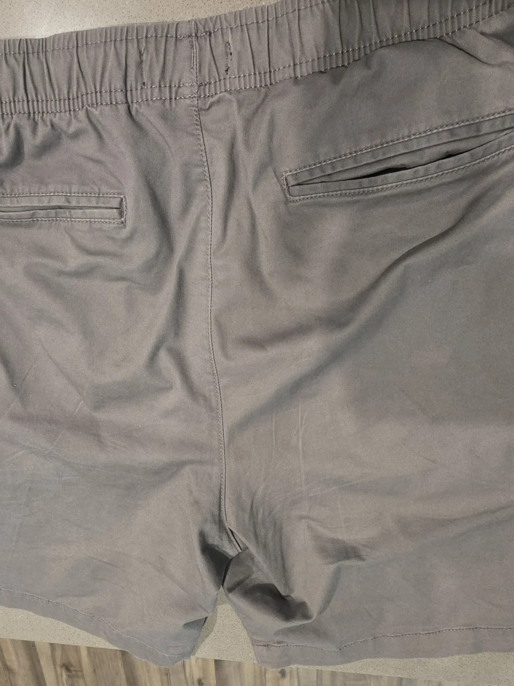 Banana Republic Men’s Gray Drawstring Athletic Shorts