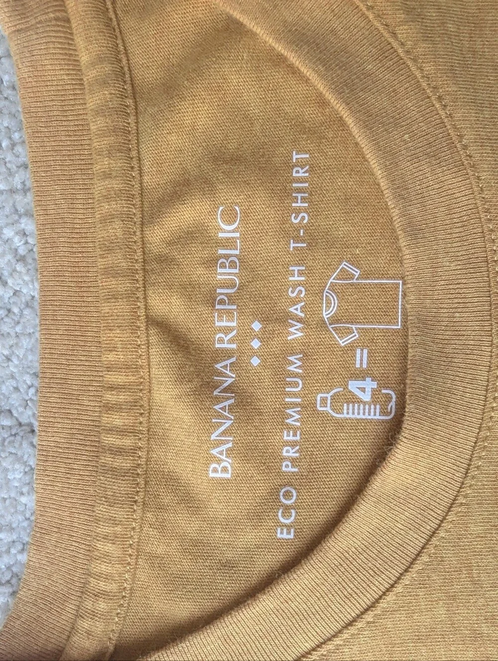Banana Republic Men's Crew Neck T-Shirt - Mustard