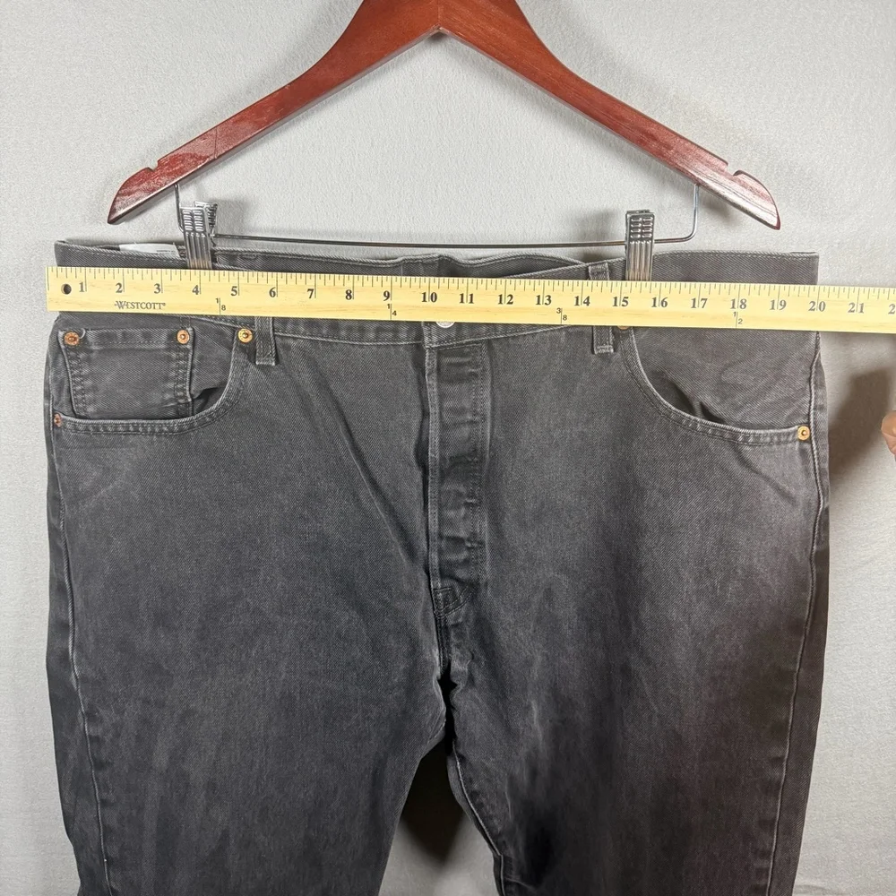 LEVI’S 501 STRAIGHT LEG JEANS MENS 42X32 BLACK GRAY WASH BUTTON FLY