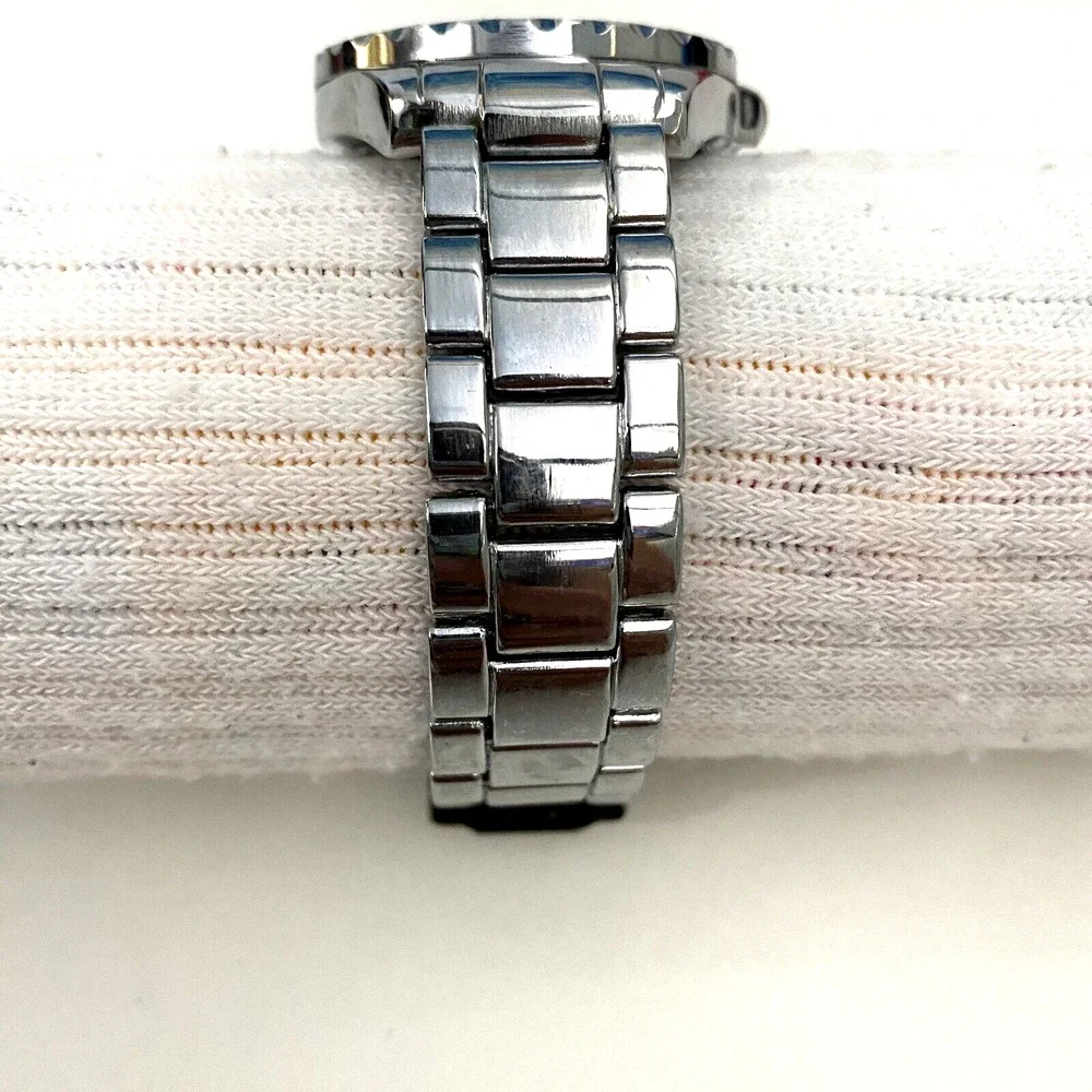 NWOT Varsales Wrist Watch Women Round Crystal Rhinestone Japan Movt Silv…