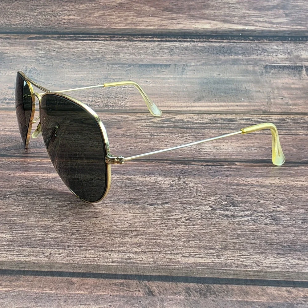 Ray-Ban classic material