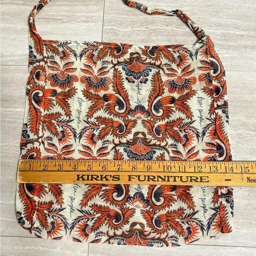 Free People questions leave
