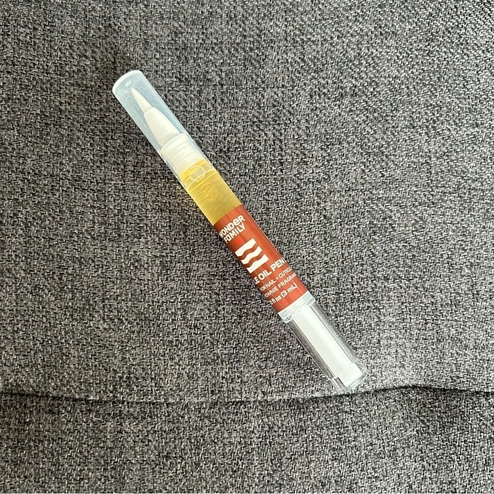 BROWNIE Scented Cuticle Nail Oil Pen, Clean Beauty, Travel, 0.4 fl oz