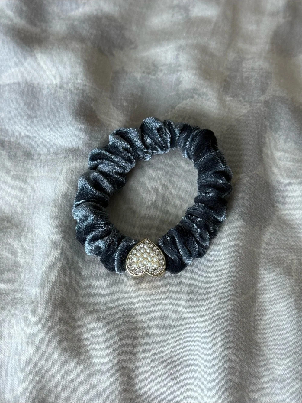 Velvet Heart Charm Scrunchie - Black