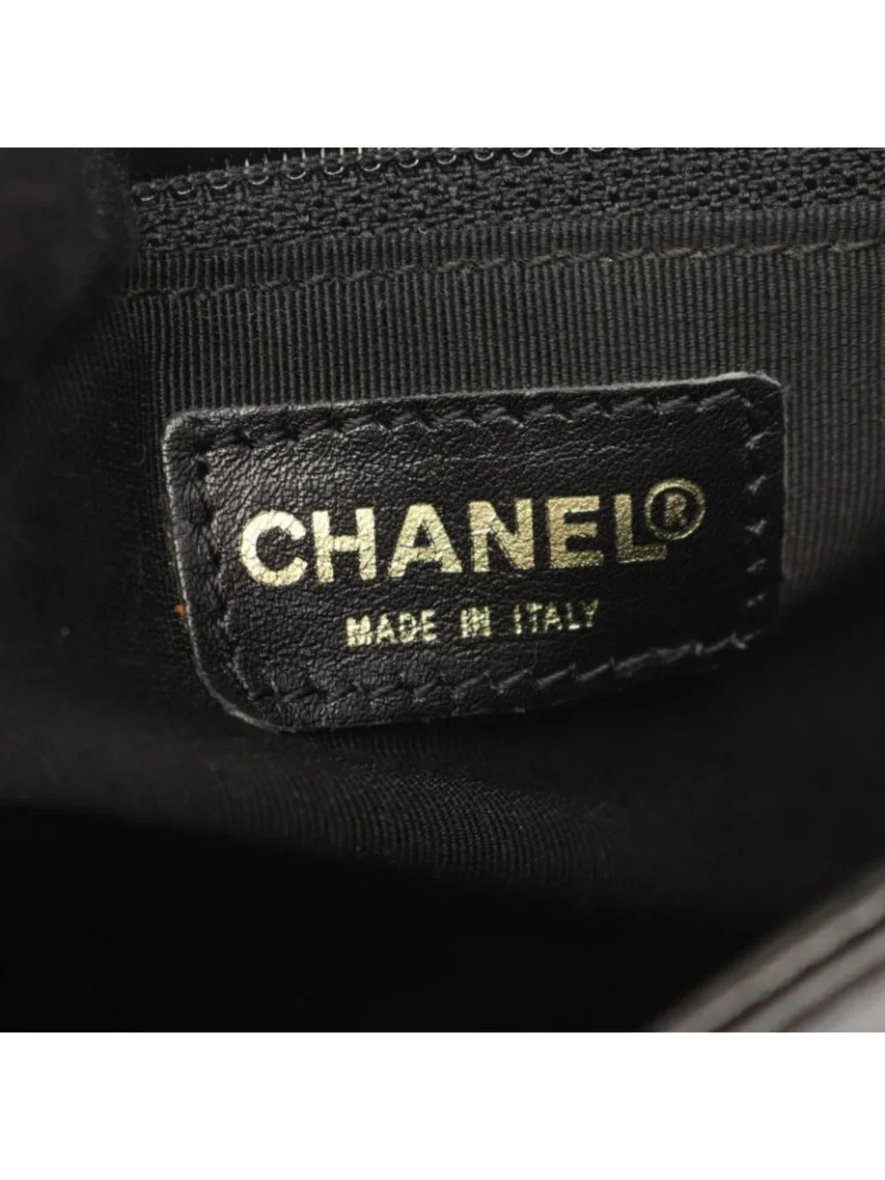 CHANEL 33 center