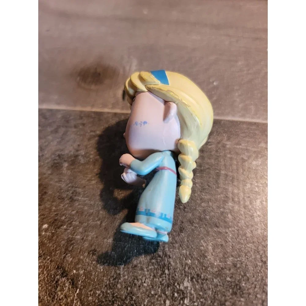 Unbranded young elsa