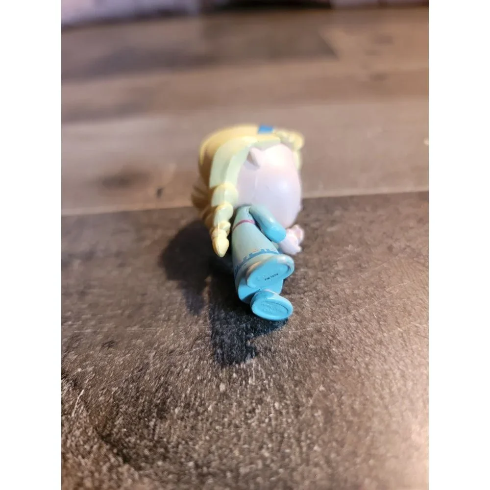 Unbranded young elsa
