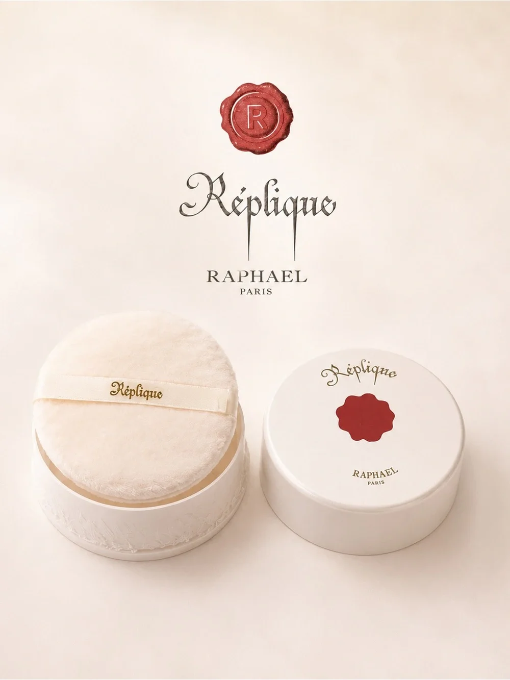 VINTAGE RAPHAEL PARIS RÉPLIQUE DUSTING POWDER WITH PUFF
