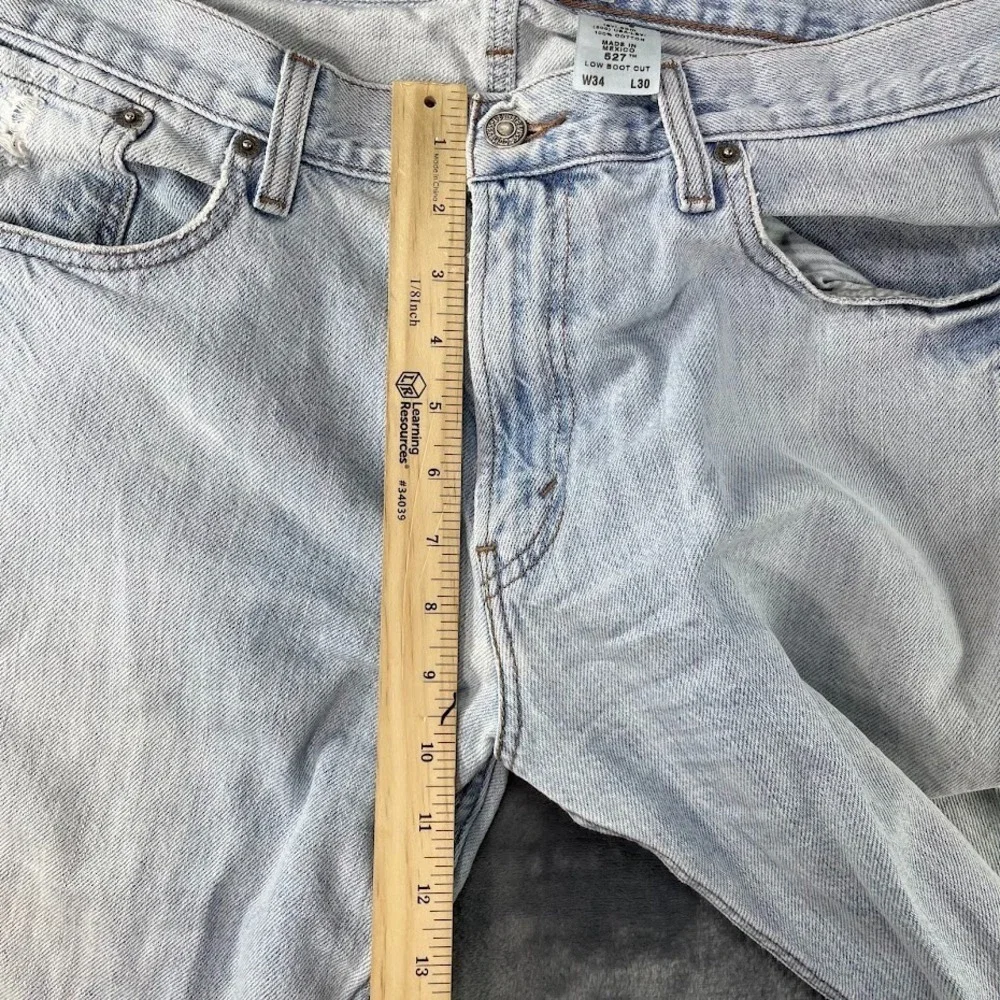 Levis occasions dressed